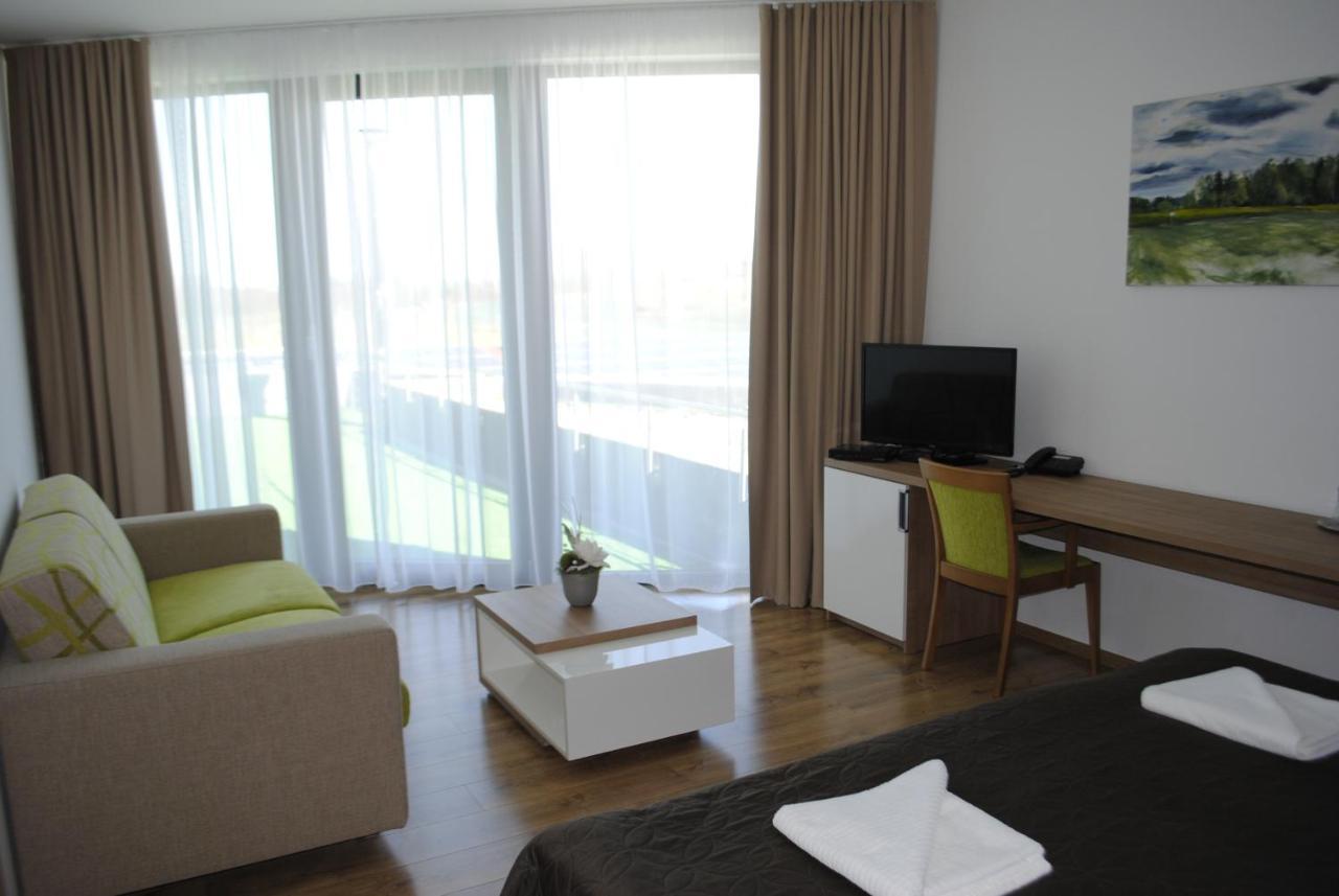 Hotel Golf Jezera Ostrožská Nová Ves Zewnętrze zdjęcie