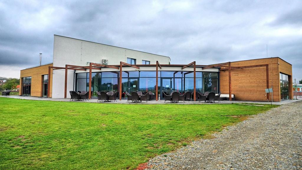 Hotel Golf Jezera Ostrožská Nová Ves Zewnętrze zdjęcie